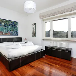 St. Peter Terrace Apartment